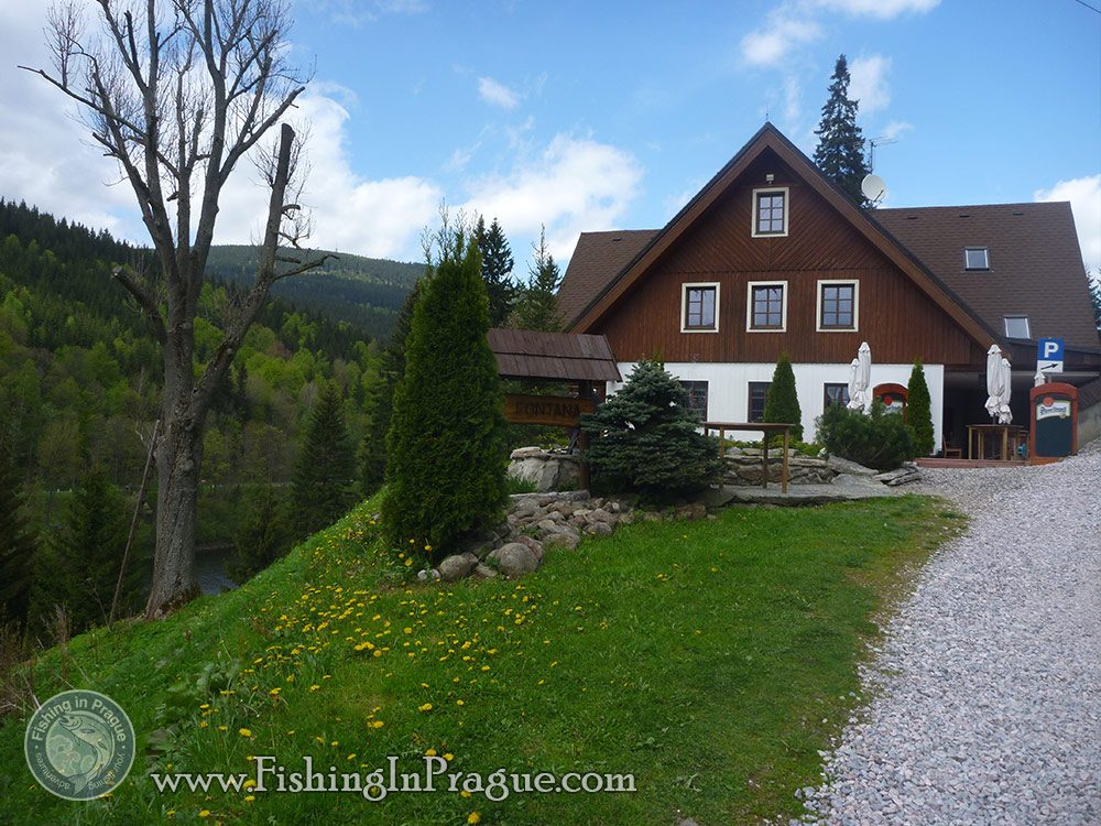 Lake fly fishing - guesthouse on the bank Lake fly fishing - guesthouse on the bank